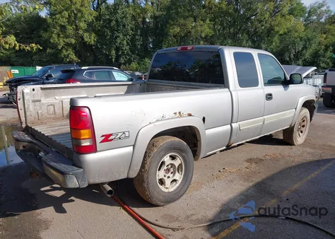 2005 Chevrolet Silverado 1500 Z71 из США, поврежденный, VIN 2GCEK19B851288808